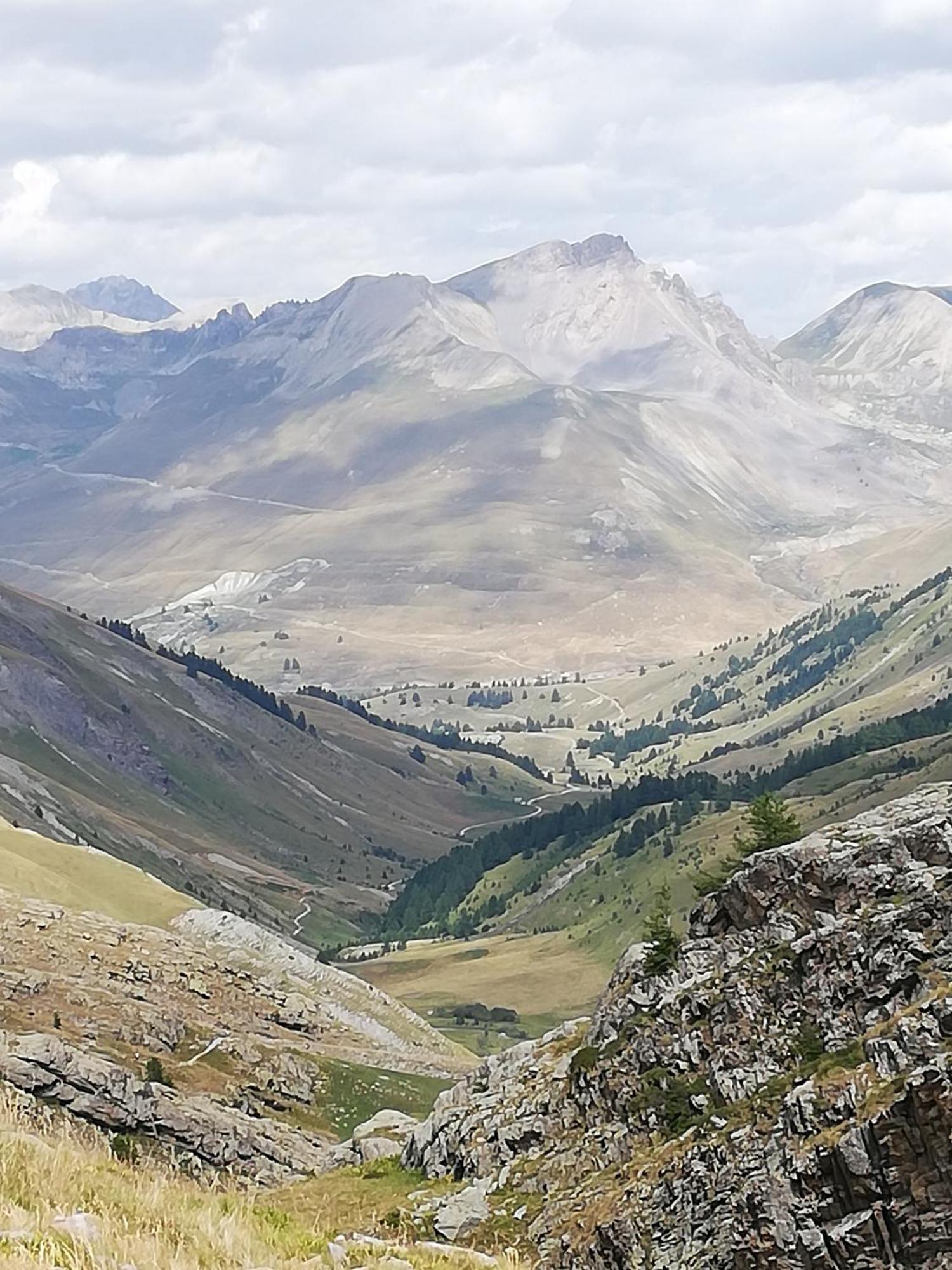 App Vue Montagne Barcelonnette Proche Piscine Rando Riviere Nature Buitenkant foto